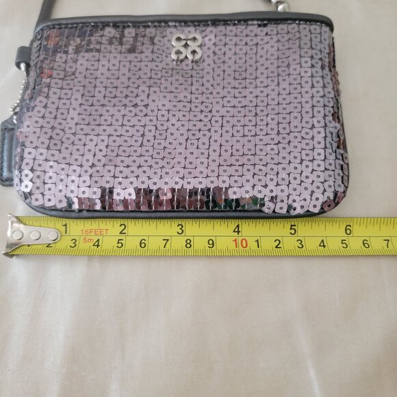 Coach Limited edition sequin wristlet Gunmetal - Picture 2 of 7